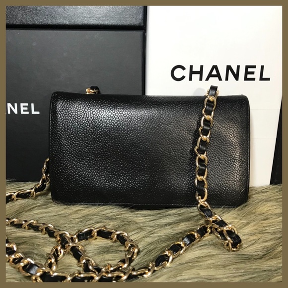 Authentic CHANEL CAVIAR Bifold Leather Wallet - Picture 3 of 11